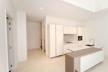 Emerald Bay @ Puteri harbour