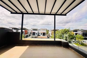 The Canal Garden South @ Horizon Hills 3 Storey Semi Detached (Cluster Type) For Sale Now!