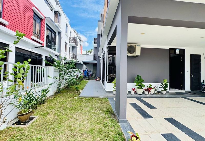 The Canal Garden South @ Horizon Hills 3 Storey Semi Detached (Cluster Type) For Sale Now!