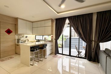 The Canal Garden South, Horizon Hills