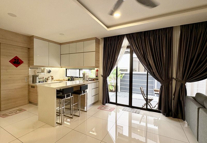 The Canal Garden South, Horizon Hills