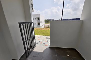 Taman Nusa Melati / Melati Heights Gelang Patah Johor Bahru - New 2 Storey Terrace House