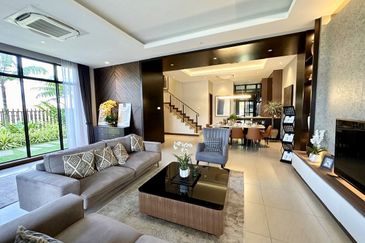 Iskandar Puteri 2 Storey Superlink House For Sale!