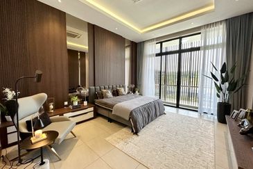 Iskandar Puteri 2 Storey Superlink House For Sale!