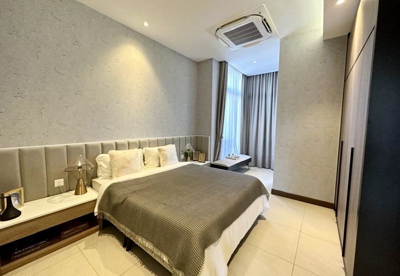 Iskandar Puteri 2 Storey Superlink House For Sale!