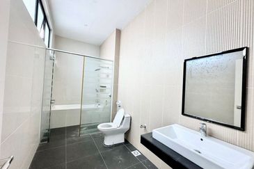 Sky Loft Premium Suites, Bukit Indah