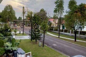 The Golf West @ Horizon Hills 2 Storey Link Bungalow House For Sale Now!