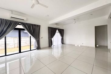 The Canal Garden @ Horizon Hills 3 Storey Semi Detached House For Sale Now!