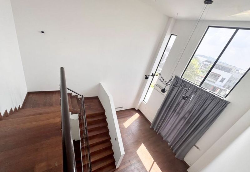 The Canal Garden @ Horizon Hills 3 Storey Semi Detached House For Sale Now!