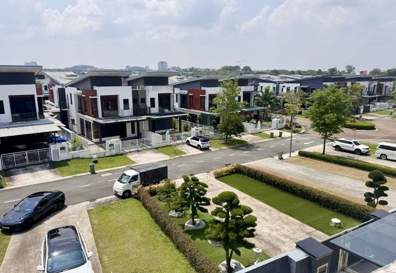 The Canal Garden @ Horizon Hills 3 Storey Semi Detached House For Sale Now!