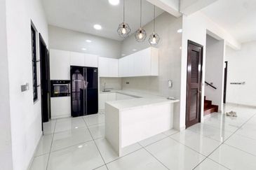 The Canal Garden @ Horizon Hills 3 Storey Semi Detached House For Sale Now!