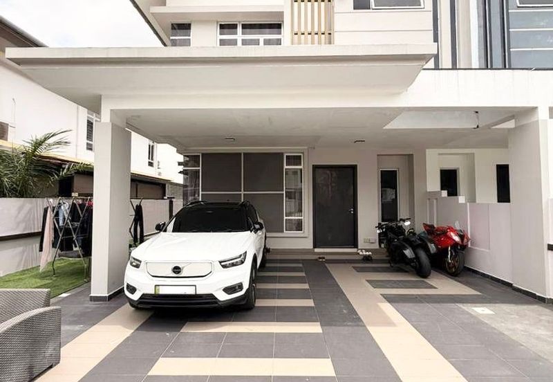 The Green @ Horizon Hills Double Storey Terrace House (End Lot) For Sale Now!