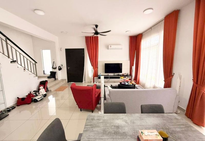 The Green @ Horizon Hills Double Storey Terrace House (End Lot) For Sale Now!