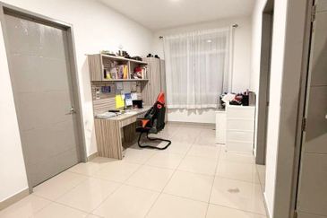 The Green @ Horizon Hills Double Storey Terrace House (End Lot) For Sale Now!