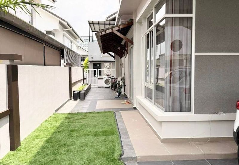 The Green @ Horizon Hills Double Storey Terrace House (End Lot) For Sale Now!