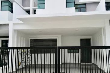 The Canal Garden North @ Horizon Hills Double Storey Terrace House For Rent!