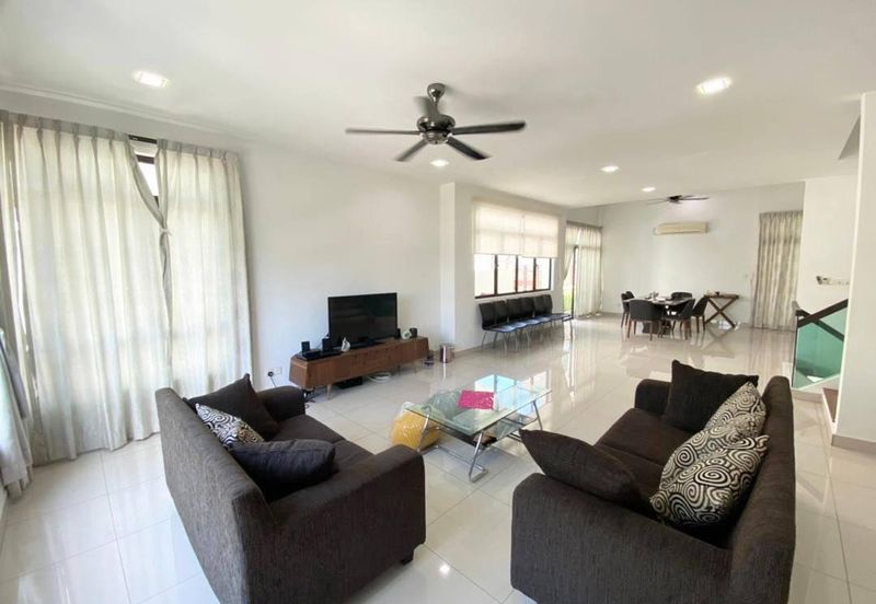 Golf East @ Horizon Hills Double Storey Cluster House For Rent Now!