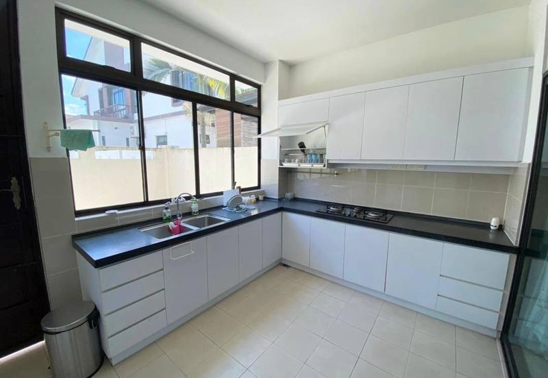 Golf East @ Horizon Hills Double Storey Cluster House For Rent Now!