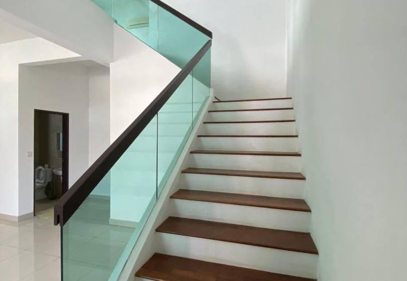 Golf East @ Horizon Hills Double Storey Cluster House For Rent Now!