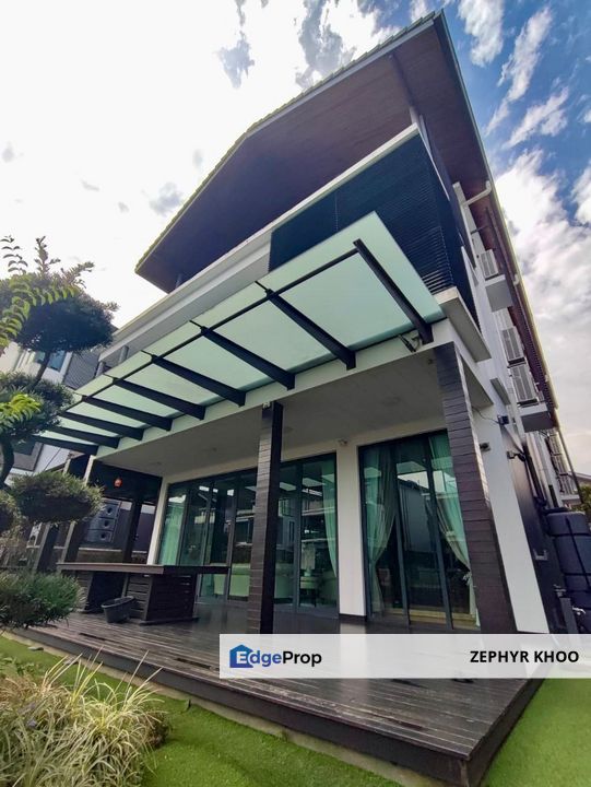 Senibong Cove Isola Grandeur Canal View 3 Storey Bungalow House For Sale, Johor, Masai