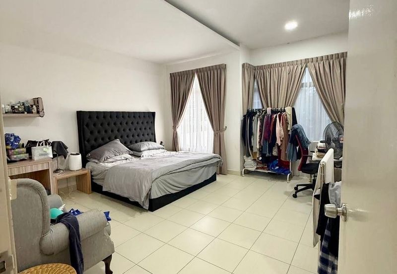 The Golf East @ Horizon Hills 2 Storey Terrace House For Sale Now!