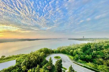 Puteri Cove Residences