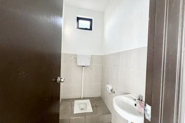 Gelang Patah Semi Detached Factory For Sale