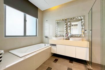 Somerset Puteri Harbour