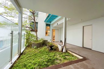 Somerset Puteri Harbour