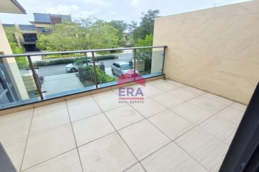 Forest City Golf Resort, Gelang Petah