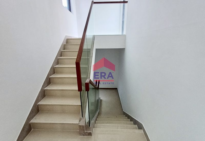 Forest City Golf Resort, Gelang Petah