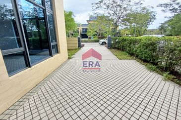 Forest City Golf Resort, Gelang Petah