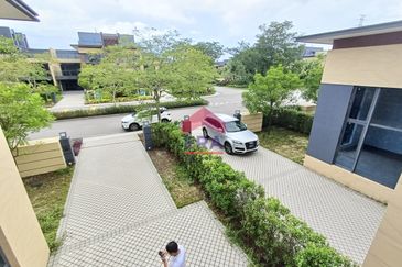 Forest City Golf Resort, Gelang Petah