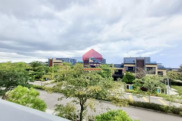 Forest City Golf Resort, Gelang Petah