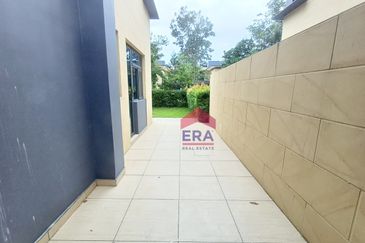 Forest City Golf Resort, Gelang Petah