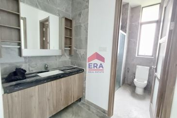 Forest City Golf Resort, Gelang Petah