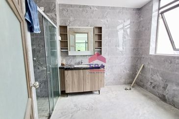 Forest City Golf Resort, Gelang Petah