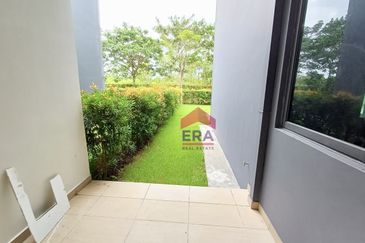 Forest City Golf Resort, Gelang Petah