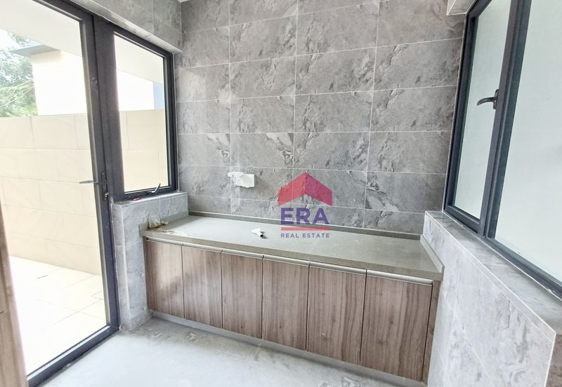 Forest City Golf Resort, Gelang Petah