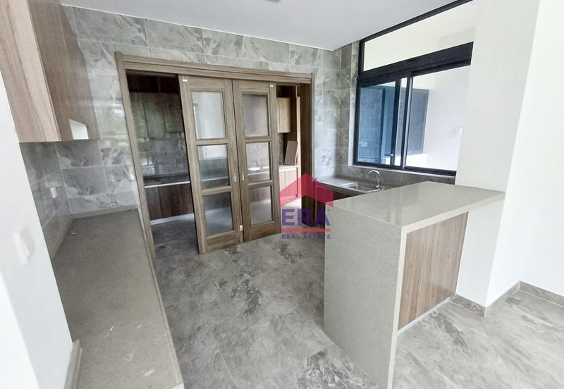 Forest City Golf Resort, Gelang Petah