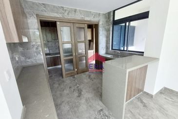 Forest City Golf Resort, Gelang Petah