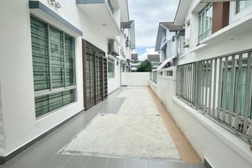 The Golf East @ Horizon Hills Cluster House For Sale