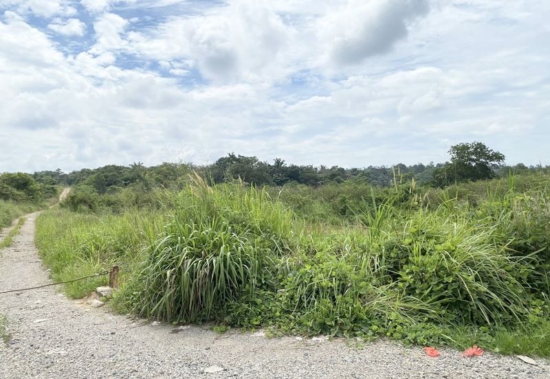Pekan Mukim Batu Daerah Kota Tinggi Industrial Land For Sale