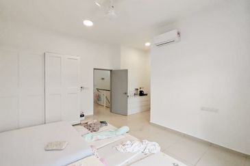 Woodlands @ Horizon Hills 2 Storey Terrace House For Sale