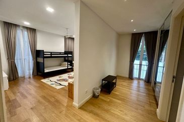 Emerald Bay @ Puteri harbour