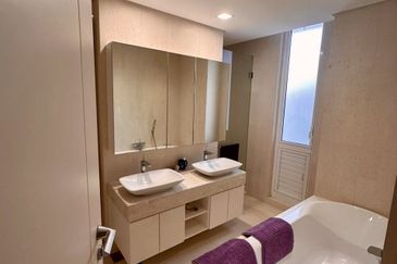 Emerald Bay @ Puteri harbour