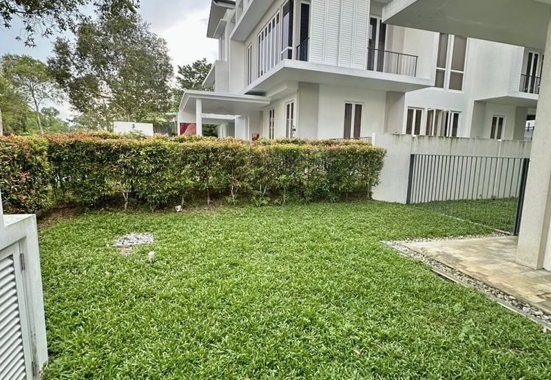 Emerald Bay @ Puteri harbour