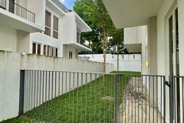 Emerald Bay @ Puteri harbour