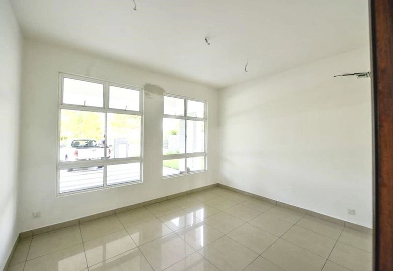 Horizon Hills 2.5 Storey Bungalow House For Sale