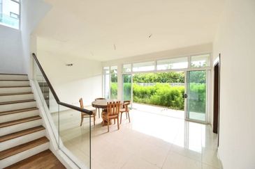 Horizon Hills 2.5 Storey Bungalow House For Sale